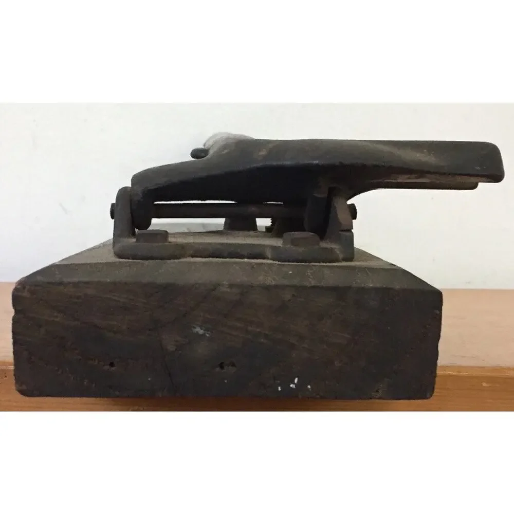 Vintage Antique Primitive Cork Press Cast Iron Crimp Crimpers Walnut Nut Cracker